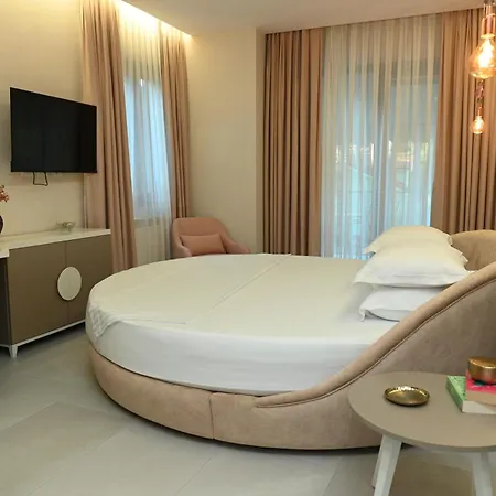 Adria בית כפרי Qerret (Tirana)